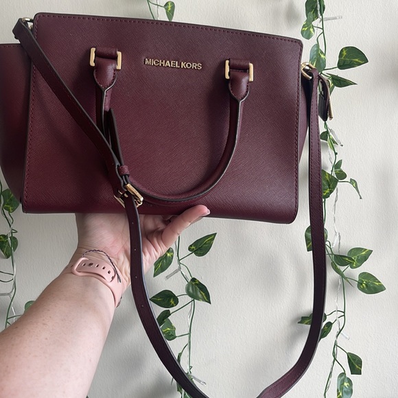 Michael Kors Burgundy Leather Medium Selma Crossbody - Picture 2 of 6